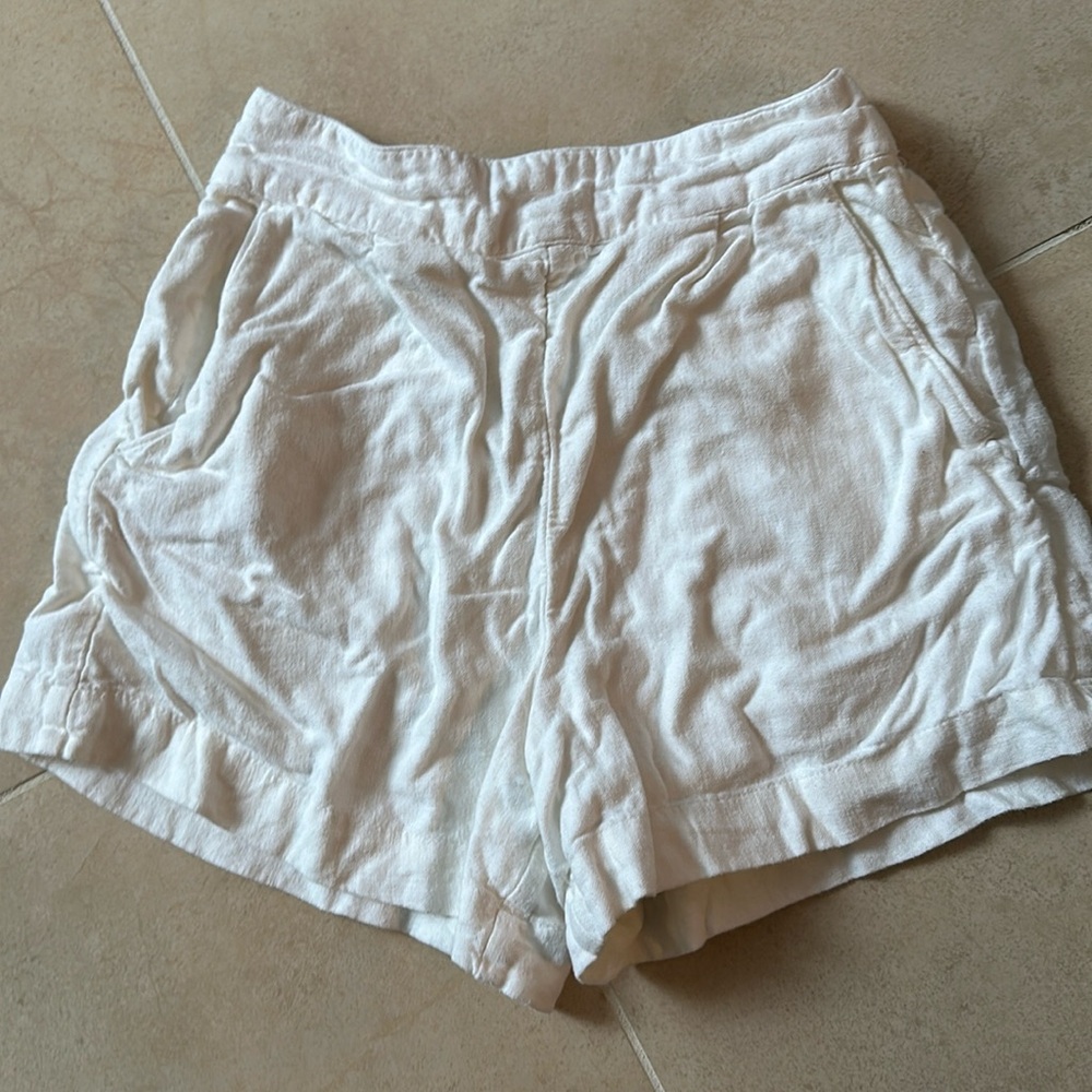 Abercrombie & Fitch White High Waist Women’s Shorts